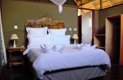 Kasane Cabina | Lion Roars Lodge