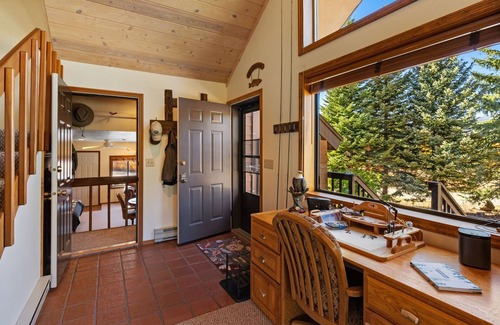 Lazy Acres Casa | Lionhead Retreat - A wonderful home located outside of West Yellowstone