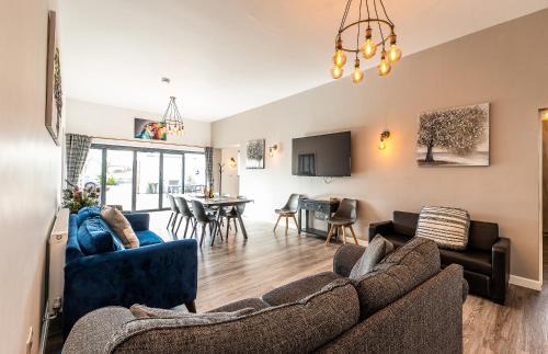 Newark upon Trent Casa | LIONHEART LARGE LUXURY LODGE - Sleeps 10- Dog Friendly,Near Sherwood Forest at Fairview Farm Nottingham great for Family Gatherings ,Groups ,Parties