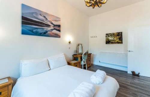 Newark upon Trent Casa | LIONHEART LARGE LUXURY LODGE - Sleeps 10- Dog Friendly,Near Sherwood Forest at Fairview Farm Nottingham great for Family Gatherings ,Groups ,Parties