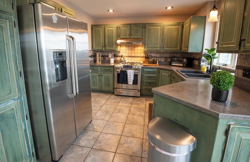 Reedsville Casa | Lions Den. Pool-Hot Tub-EspressoBar-Stadium 30 Min