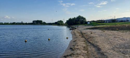 Lathum Otro | Lipperose