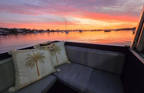 Noosa Heads Apartamento | Liquid PARIDISE Noosaville houseboat "Experience More"