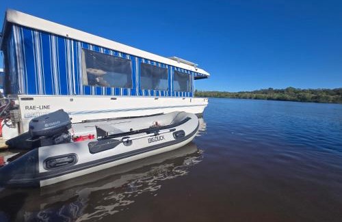 Noosa Heads Apartamento | Liquid PARIDISE Noosaville houseboat "Experience More"