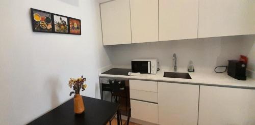 Santos Apartamento | Lisbon Charming Santos Apartment w/Patio