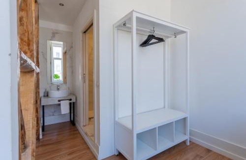 Santos Casa | Lisbon Check-In Guesthouse