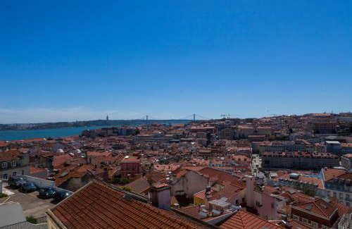 Sao Cristovao e Sao Lourenco Apartamento | Lisbon Panoramic View -3Bedrs+3Baths+ Balconies+AC