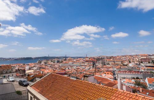 Sao Cristovao e Sao Lourenco Apartamento | Lisbon Panoramic View -3Bedrs+3Baths+ Balconies+AC