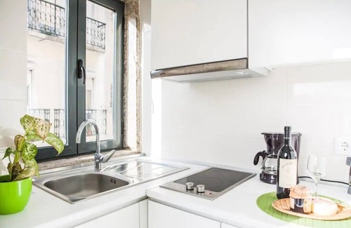 Pena Apartamento | Lisbon Windmill Apartment (Green)