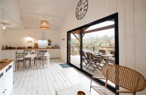 Vielle-Saint-Girons Chalet De Esquí | Listed lodge with pool in the heart of the Landes