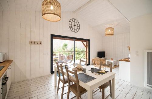 Vielle-Saint-Girons Chalet De Esquí | Listed lodge with pool in the heart of the Landes
