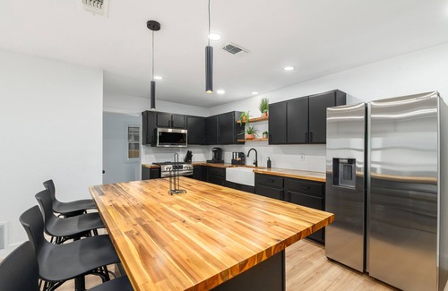 Oak Cliff Casa | Listen Linda, 5 Bedroom Home Near Bishop Arts