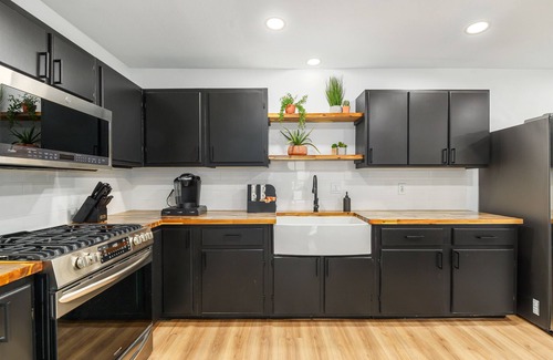 Oak Cliff Casa | Listen Linda, 5 Bedroom Home Near Bishop Arts