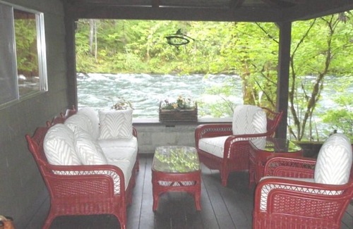 McKenzie Bridge Casa | Escuche el río Sing en el Rillerah
