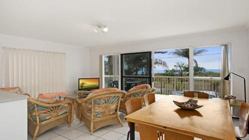 Woorim Casa | LISTEN TO THE SURF from Rickman Pde, Woorim