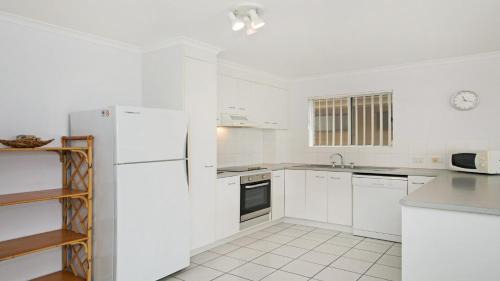 Woorim Casa | LISTEN TO THE SURF from Rickman Pde, Woorim