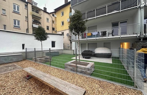 Sudliche Innenstadt Apartamento | LiT LiVING: Luxus | Box SprIng | Parking | Garden