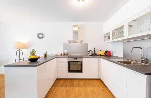 Sudliche Innenstadt Condominio | Lit Living Luxus - Box Spring - Parking