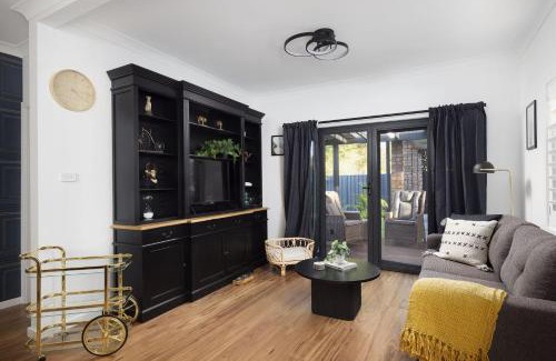 Nelson Bay Villa | Little Beach Boutique Apartment Whole Property