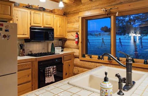 Bozeman Cabina | Little Bear Lodge - Spectacular Views & Wildlife