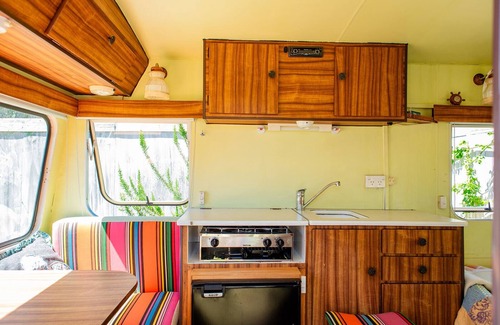 Bowentown Casa | Little Beauty - sea views & fire