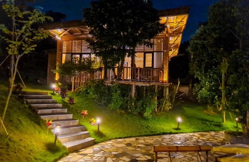 Quoc Oai Otro | LITTLE BEE HOUSE