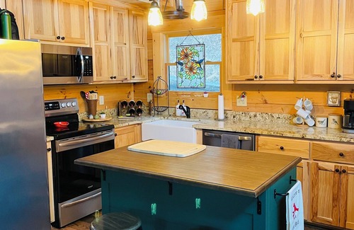 West Jefferson Casa | Little Bird Cabin on the New River