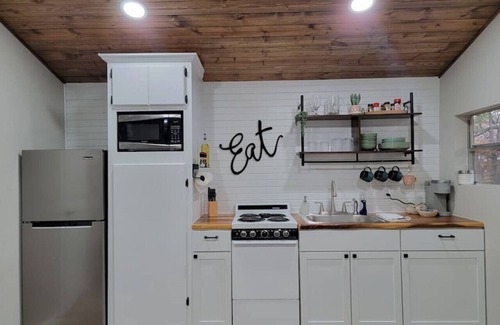 Blocker Casa | Little Blue, Charming Lakefront!