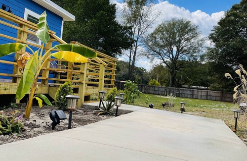 Lake City Cabaña | Little Blue is Brand New Cottage a few miles away from Springs and cave diving