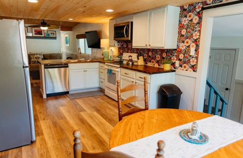 Weeki Wachee Gardens Casa | Little Bohemia!Springs/Gulf access! Kayaks & dock!