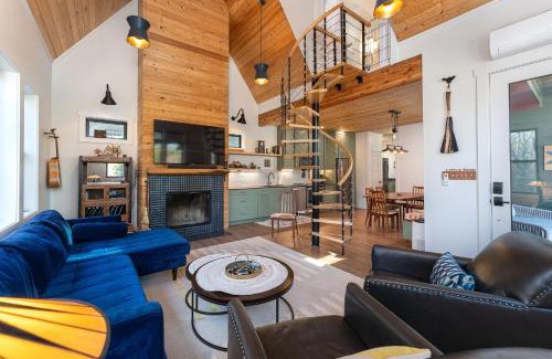 Black Mountain Casa | Little Bow Cottage