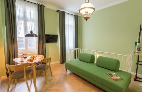 Bucharest City-Centre Apartamento | Little Bucharest mansion next to Parliament Palace