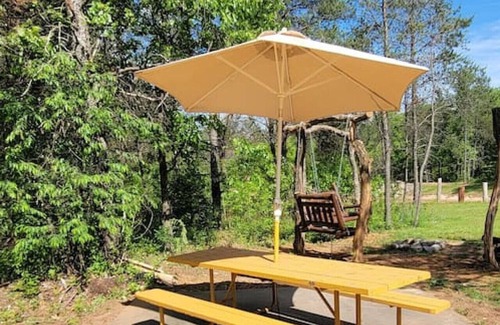 Necedah Cabina | Little Cabin in the Big Woods - Cabin #2