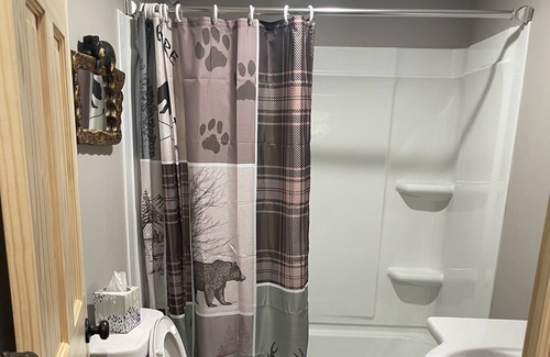 Moorestown Casa | Little Cabin on the Corner