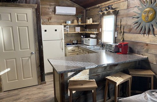 Board Camp Cabina | Little Choctaw Cabin
