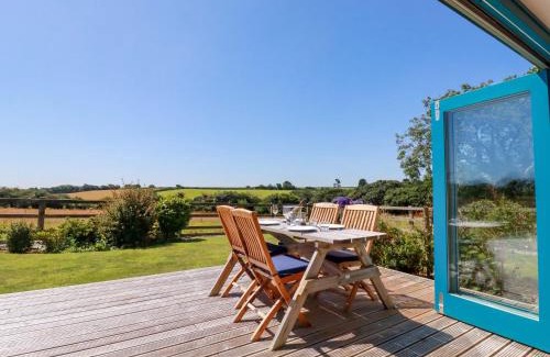Truro Casa | Little Chywoon Barn