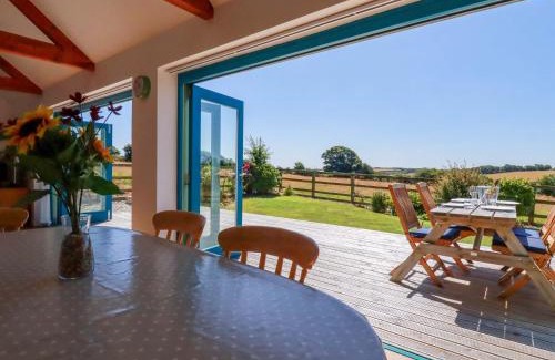 Truro Casa | Little Chywoon Barn
