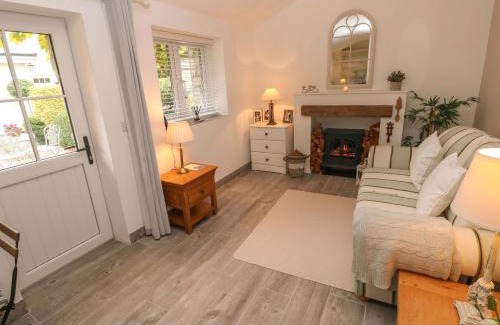 Cowbridge Casa | Little Cloud