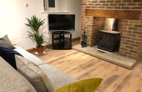 Pulham Casa | Little Coombe, Bookham Court