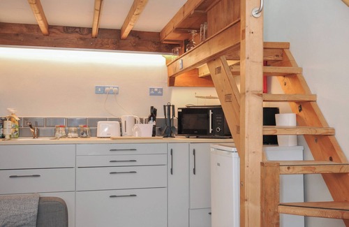 Quethiock Cabaña | LITTLE COOMBE, pet friendly, with a garden in Liskeard
