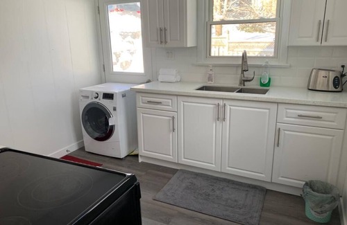 Craigleith Cabaña | Little Cottage on the water