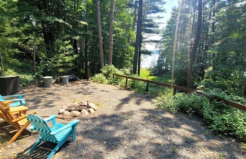 Cameron Chalet De Esquí | Little Cottage On Prairie - Prairie Lake That Is!!!