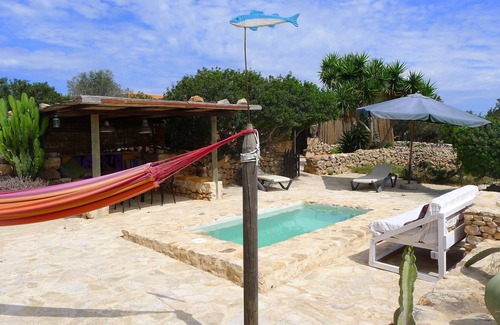 Formentera Casa | Pequeña Finca con Jardin y piscina ( caliente ).
