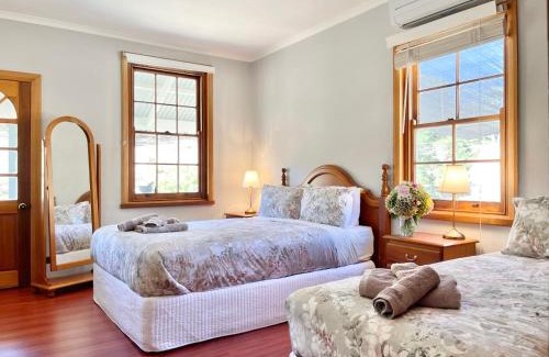 Norton Summit Casa | Little creek farm stay