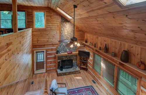 Boone Cabina | Little Creek Lodge