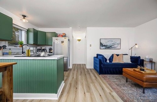 Northport Cabaña | Little Dipper - Cozy Cottage on 400 feet of shared lake frontage