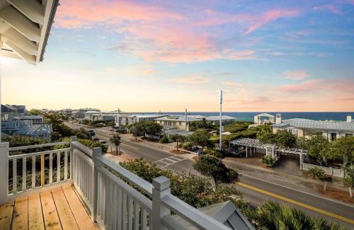 Seaside Casa | Little Dipper