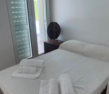 Linda-a-Pastora Casa | Little double room in a House with pool near the beach