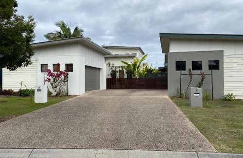 Mudjimba Casa | Little Fern House