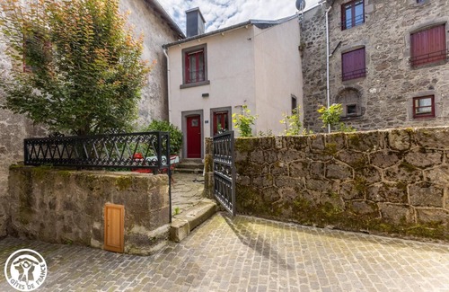 Besse-en-Chandesse Casa | Little Cocoon - Besse ET Saint Anastaise